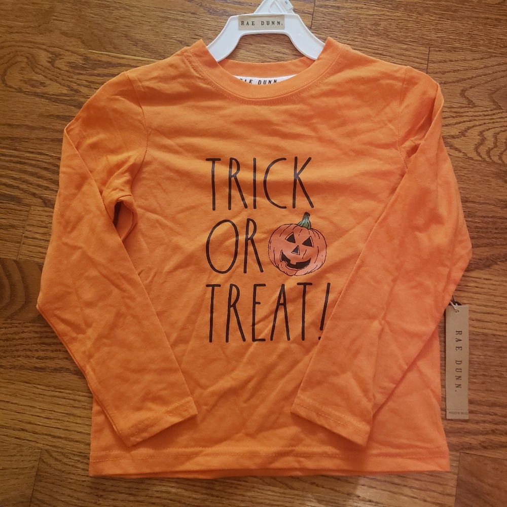 NWT Rae Dunn Trick or Treat Halloween Tee